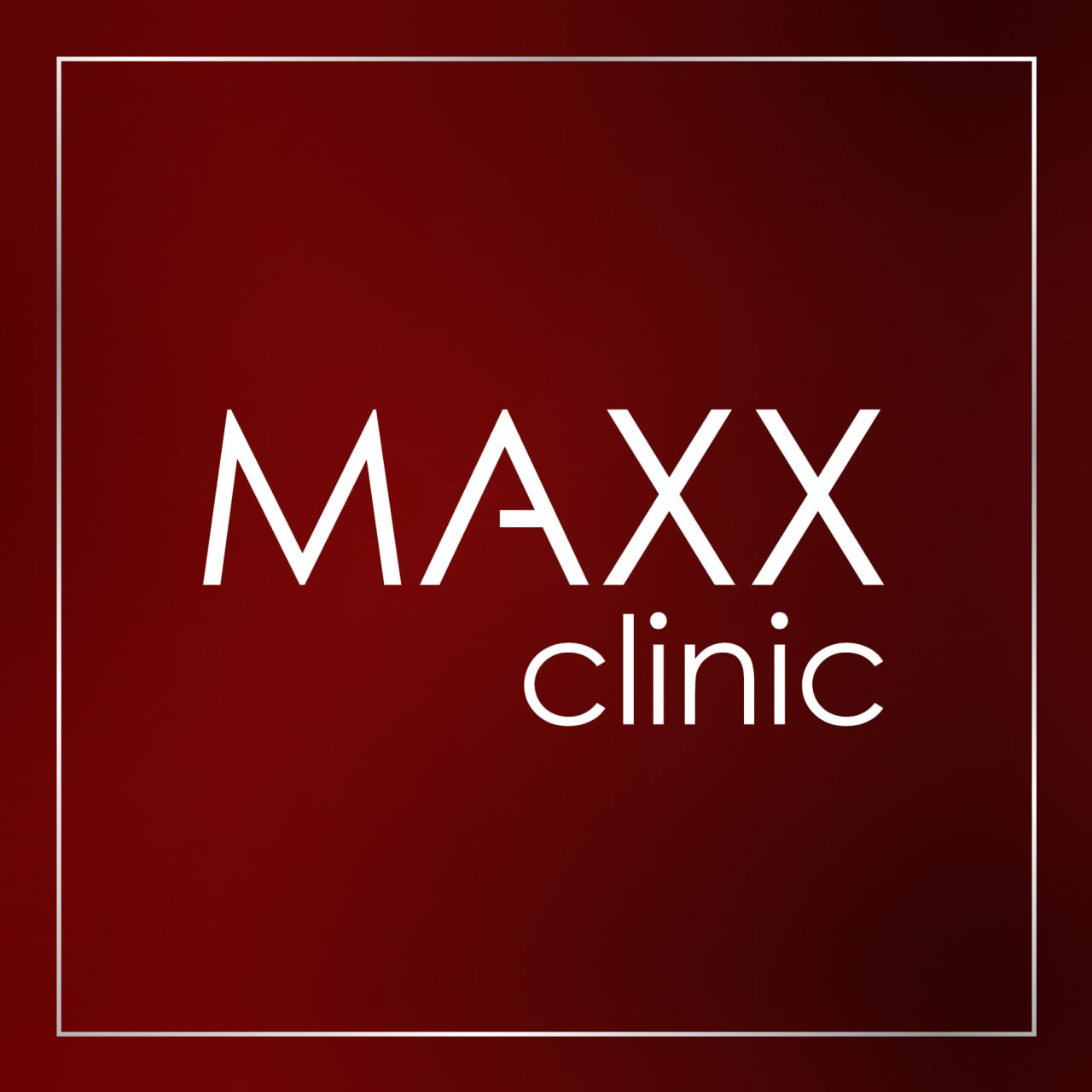 Логотип MAXXclinic